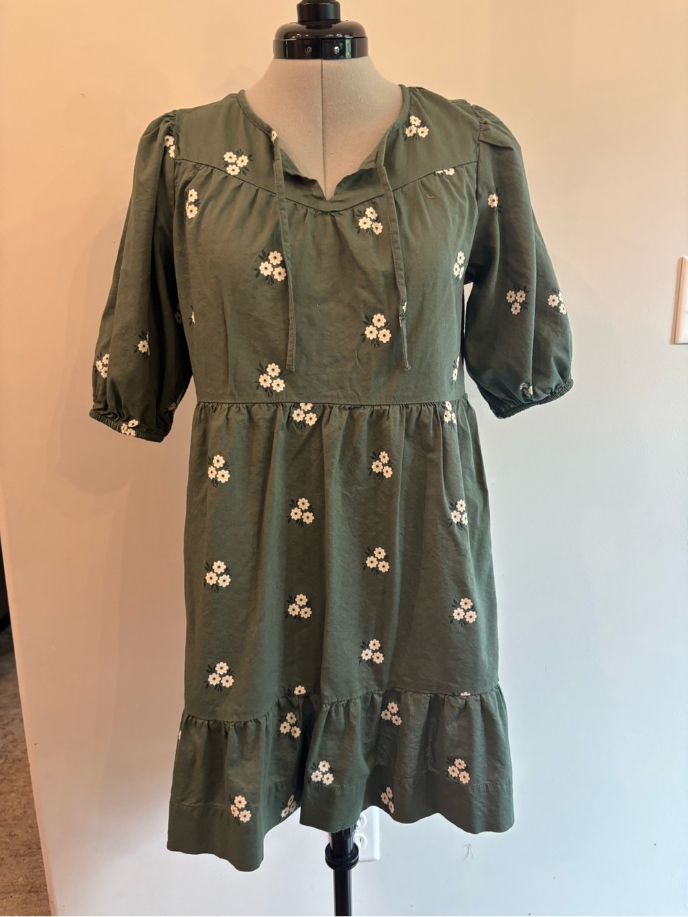 Boho Fall Old Navy Olive Green Floral Tie-Front Dress 0113โ